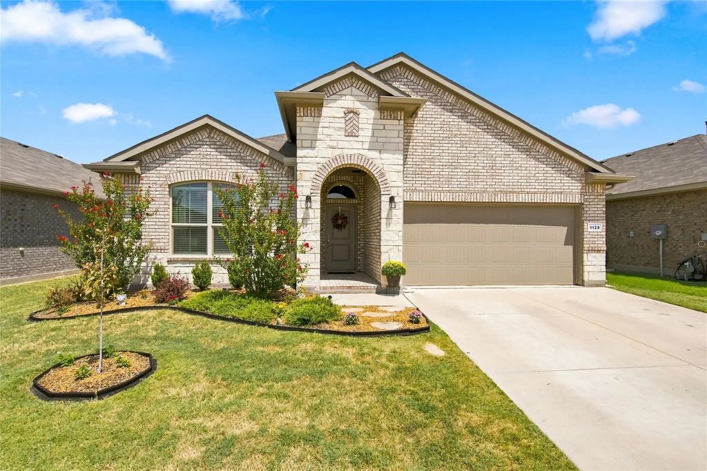 1129 Blackhorse Trail, Fort Worth