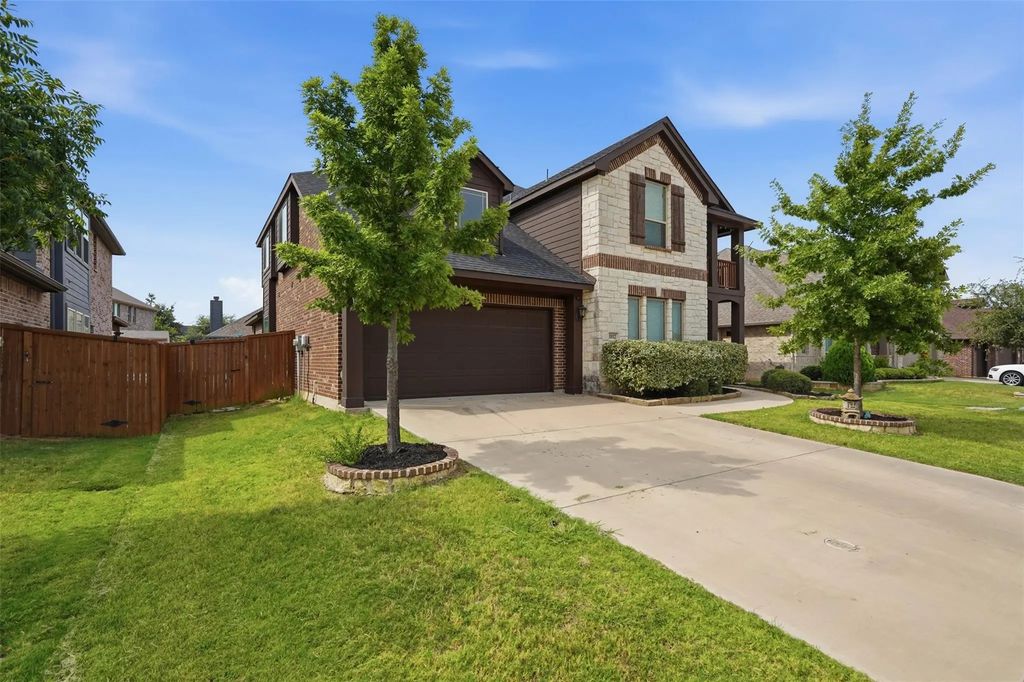 1112 Bear Oak Drive, Burleson