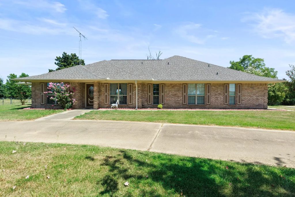 1149 County Road 4510, Mount Pleasant