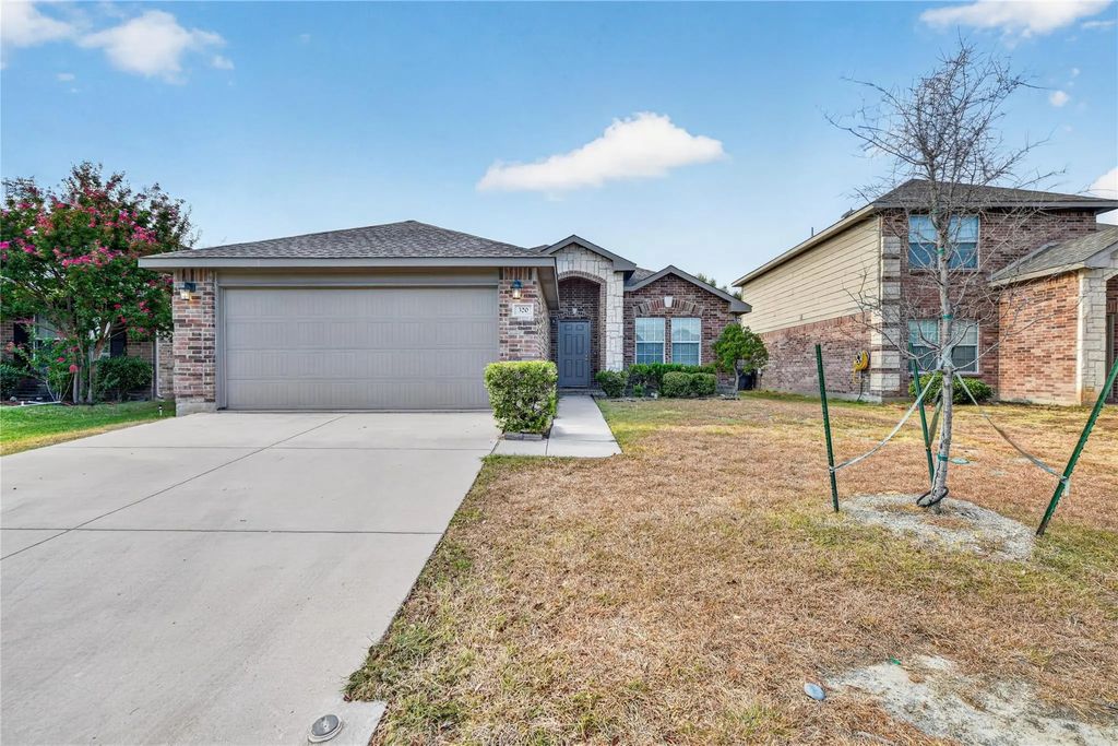 320 Chalkstone Drive, Fort Worth