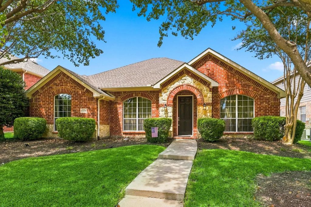 423 Fox Trail, Allen