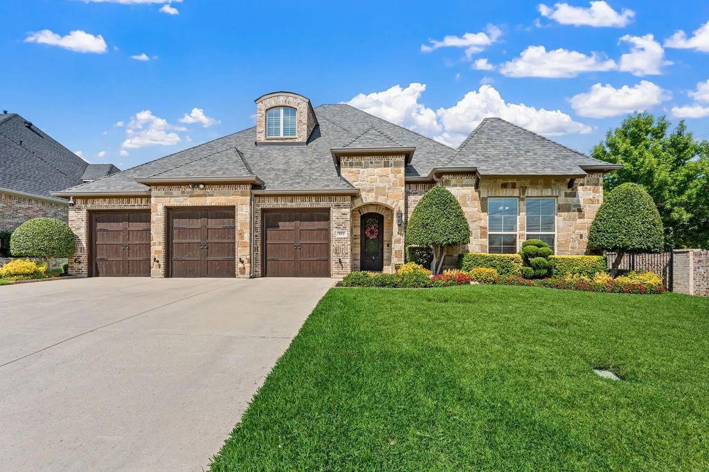 800 Regina Court, Colleyville