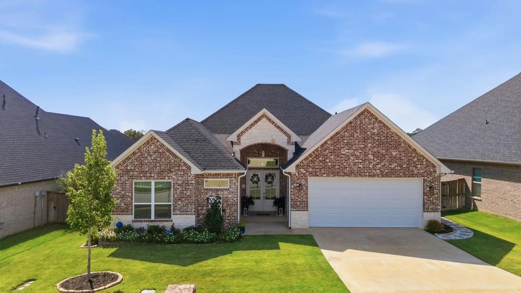 7271 Rolling Acres Place, Tyler