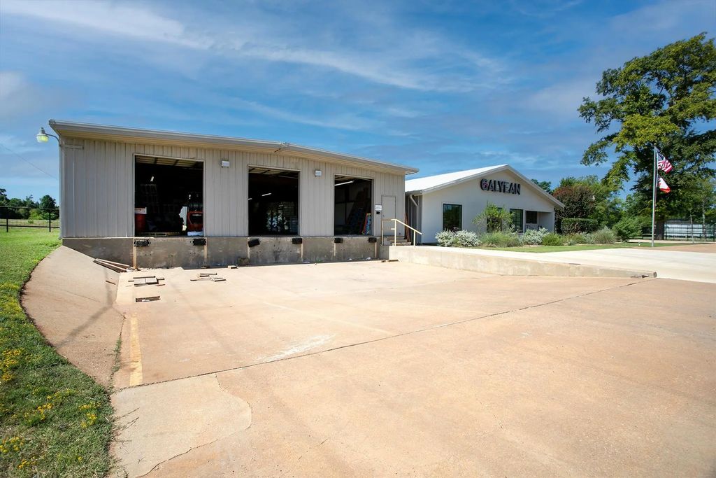 15393 State Highway 64, Tyler