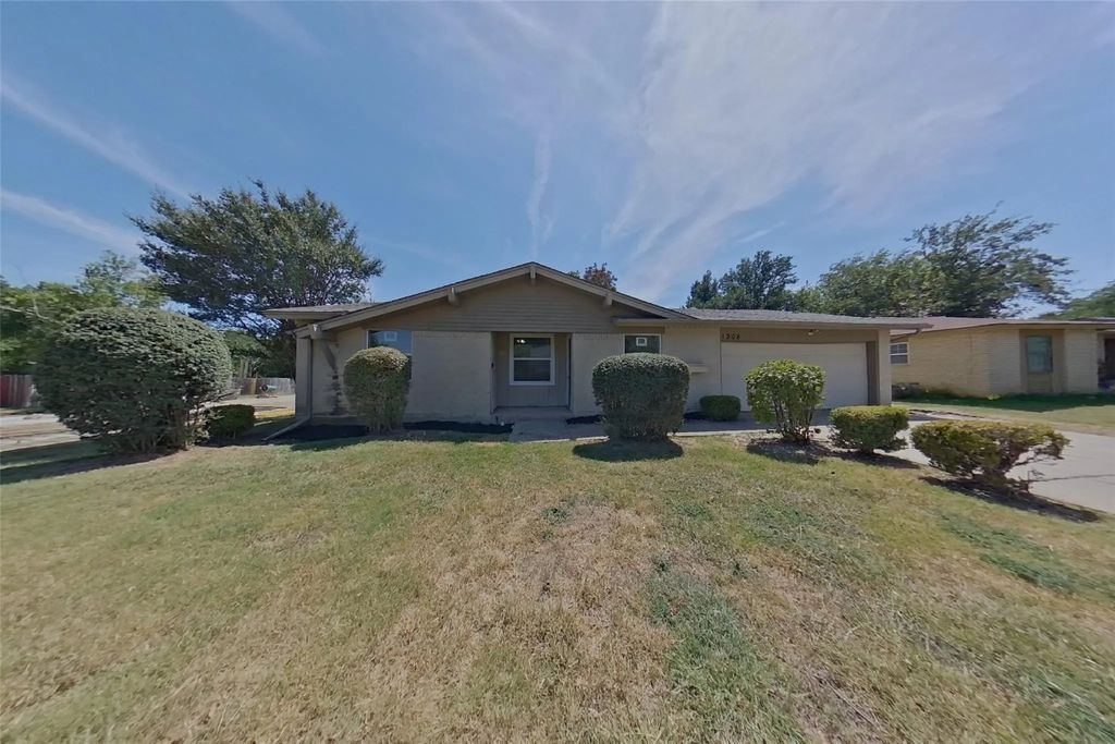 1308 E Timberview Lane, Arlington