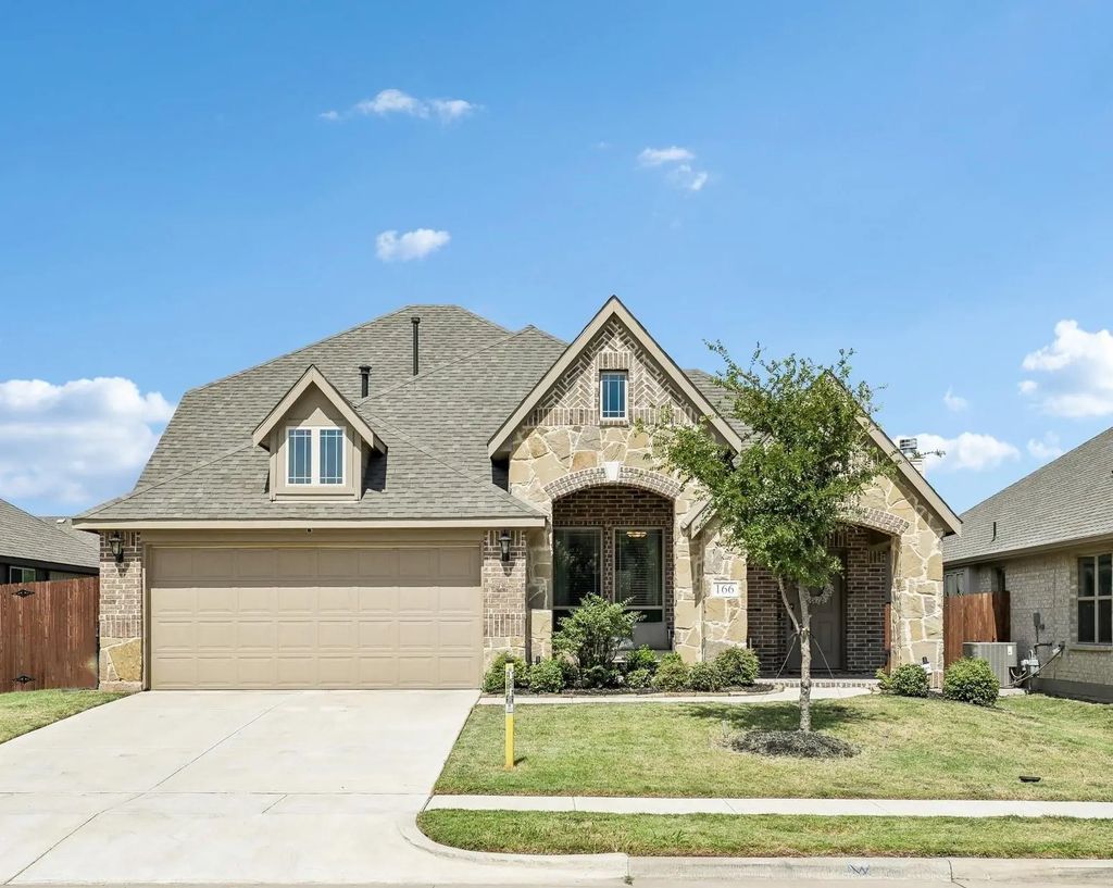 166 Martinique Drive, Lancaster