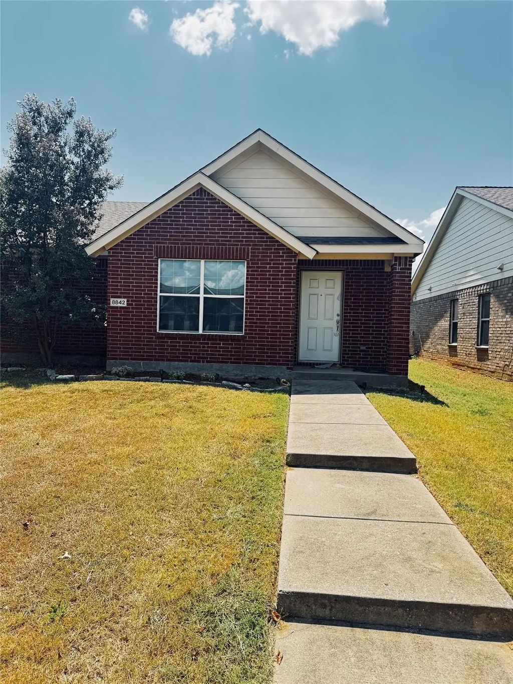 8842 Stewart Street, Cross Roads
