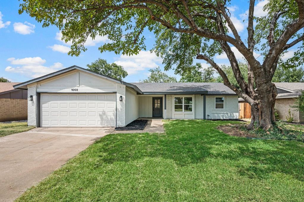 1003 Summit Circle, Carrollton