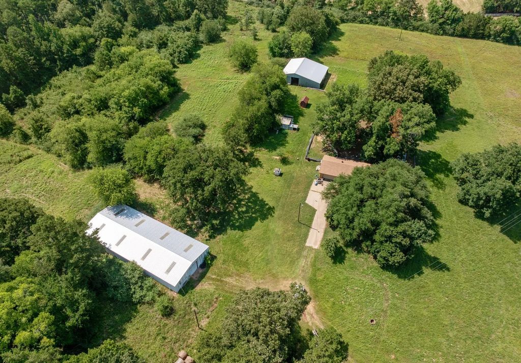 8468 Hydrangea Road, Ore City
