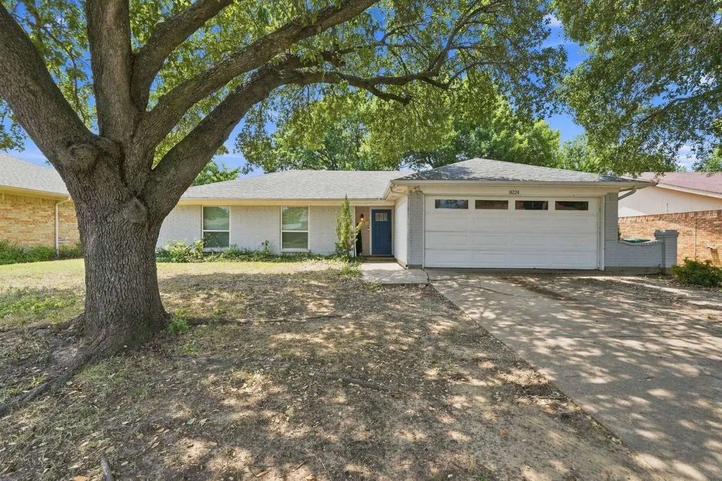 8224 Saint Patrick Street, North Richland Hills