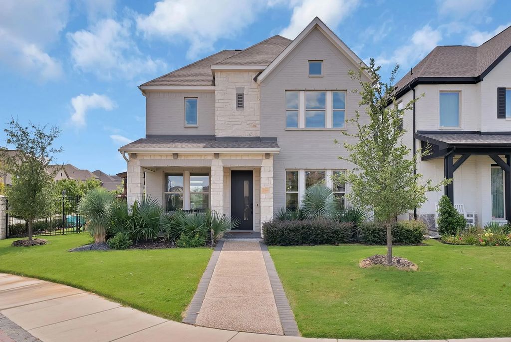 708 Prairie Falcon Drive, Arlington