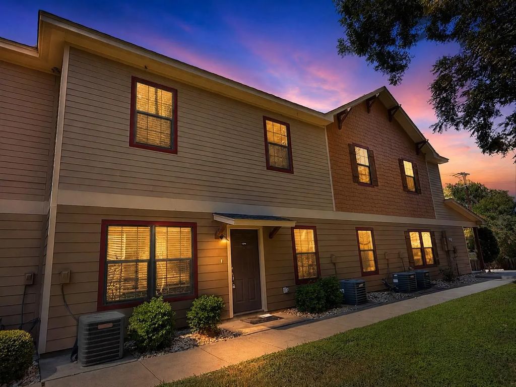 2410 S 2nd Street 1374, Waco