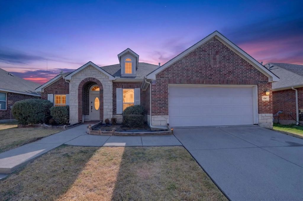 4507 Foxmeadow Trail, Arlington