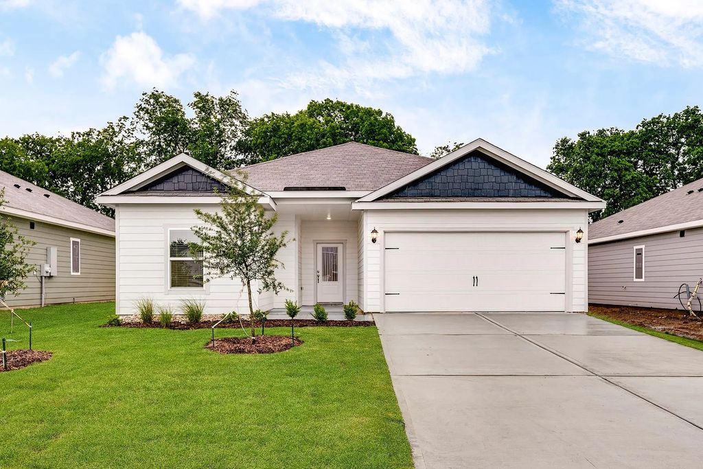 146 North Island Drive, Terrell