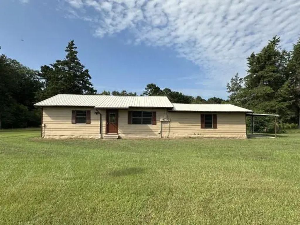 854 County Road 4228, Atlanta