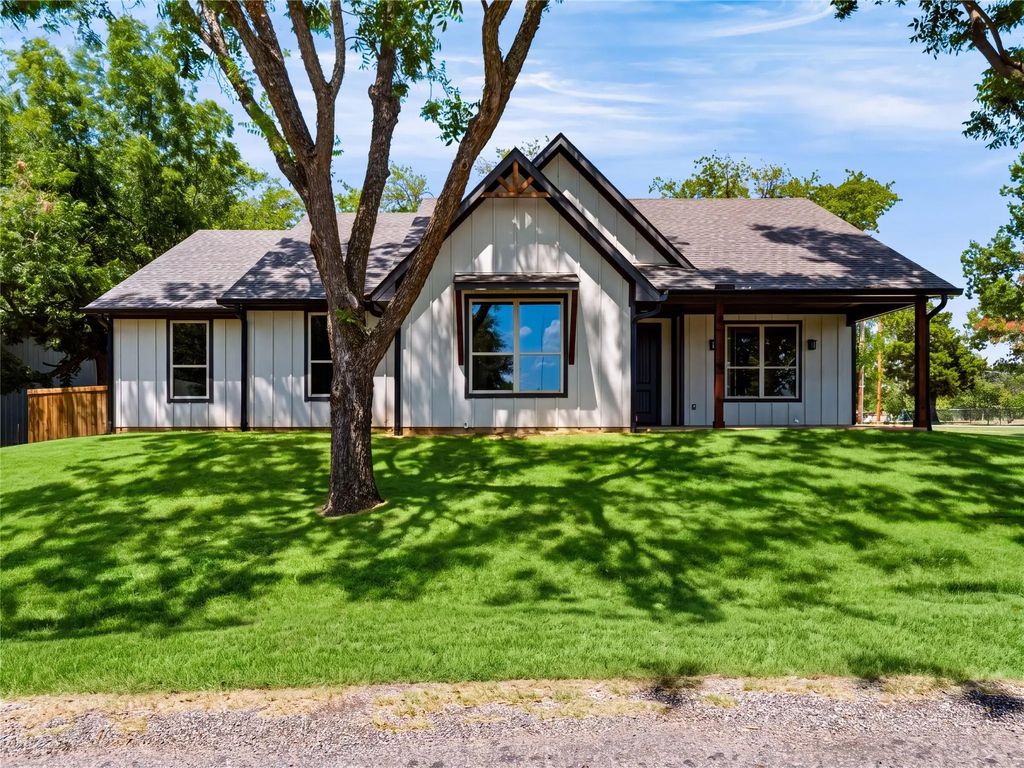 52 Graves Circle, Pottsboro