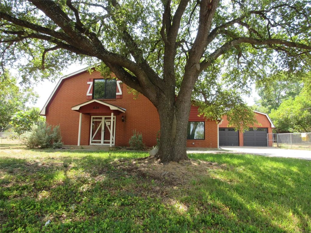 626 Friendly Oaks Drive, Bruceville