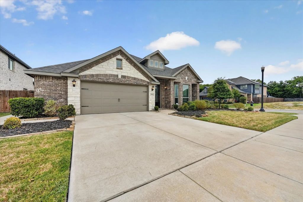 1941 Silverleaf Drive, Glenn Heights