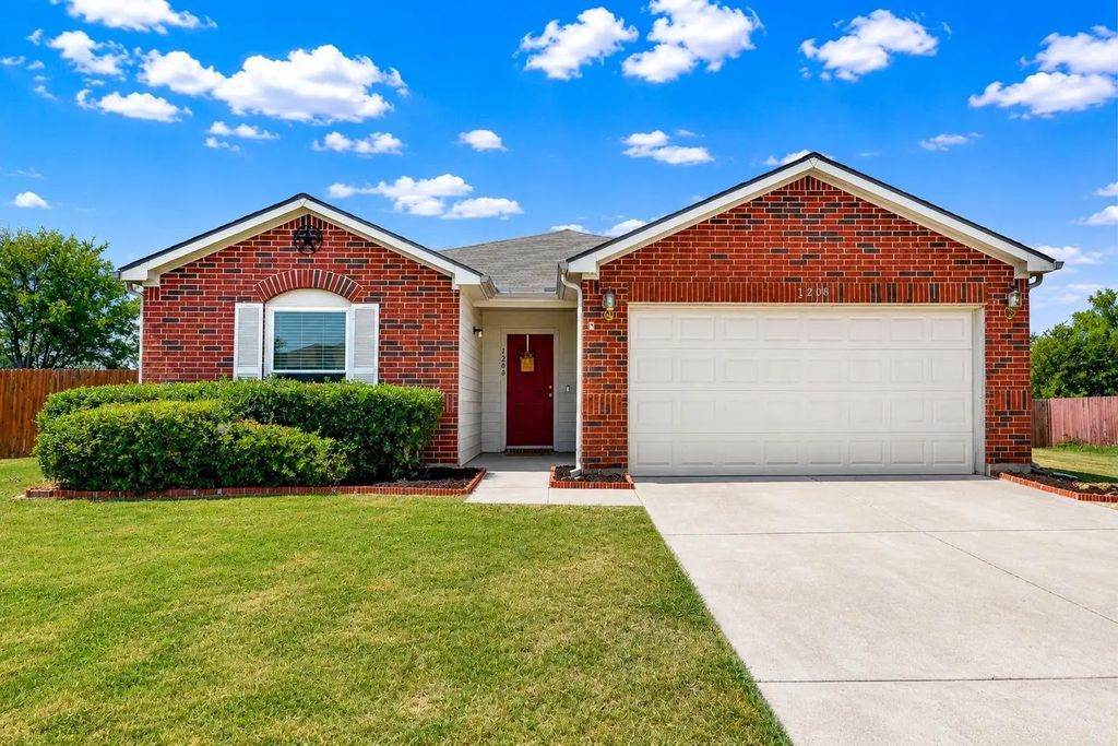 1208 Feather Crest Drive, Krum
