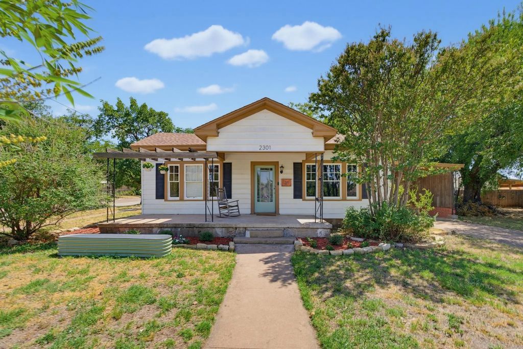 2301 S 6th Street, Abilene