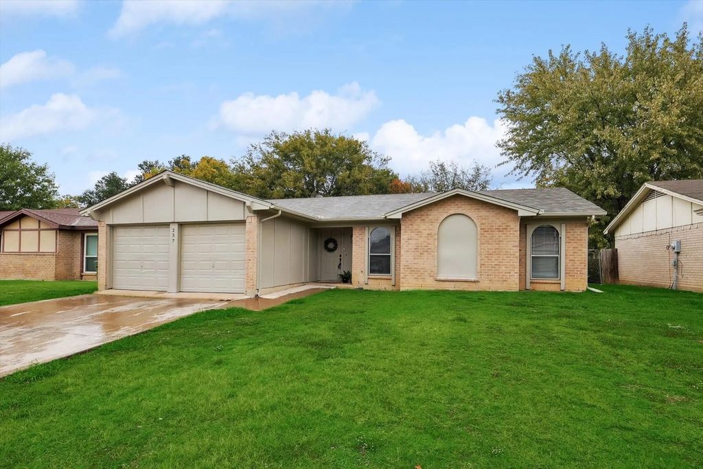 237 Volunteer Drive, Arlington