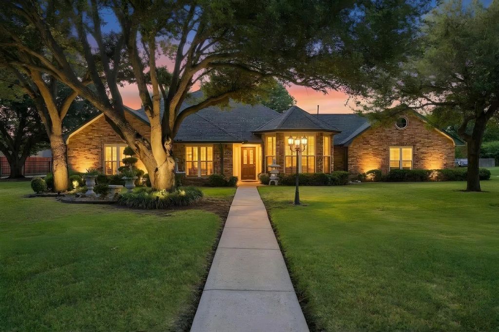 108 Chautauqua Drive, Waxahachie