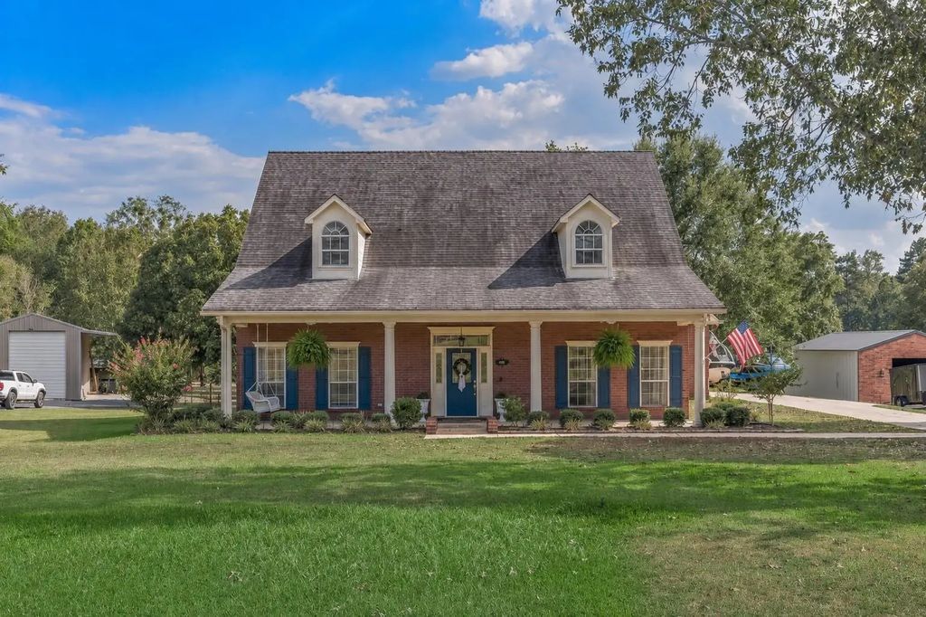 552 Bob White Lane, Benton