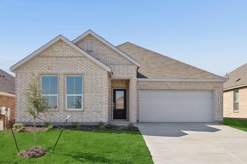 9517 Trecini Drive, Fort Worth
