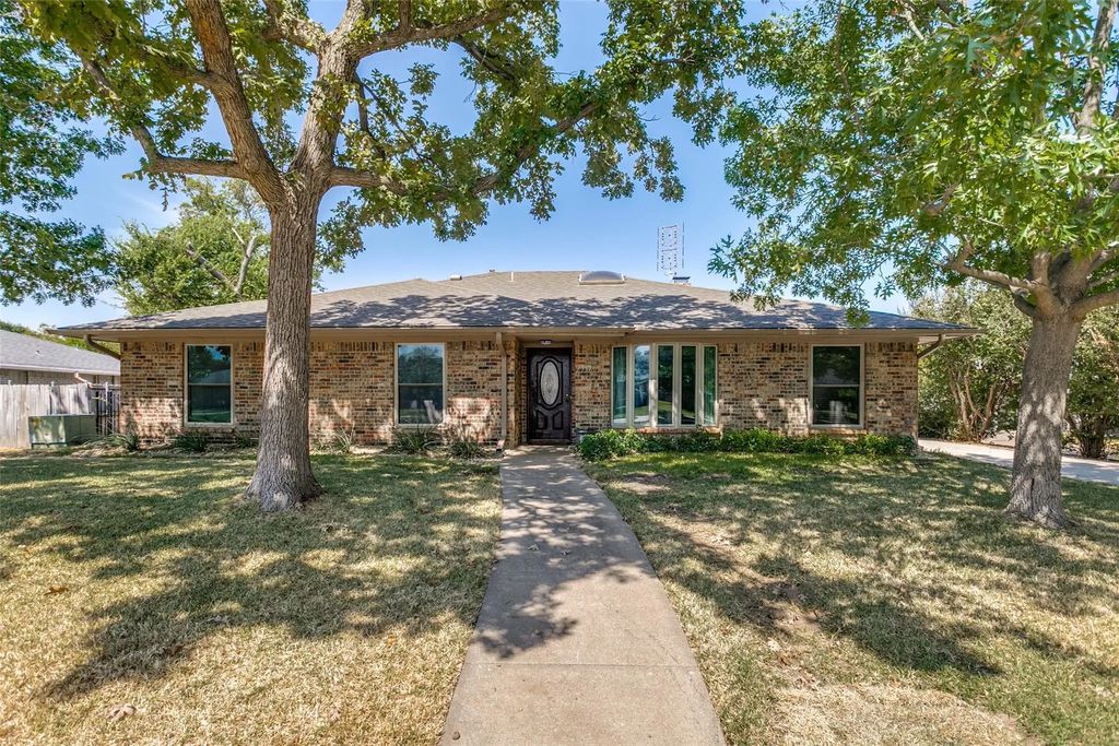 2717 Pinehurst Drive, Plano