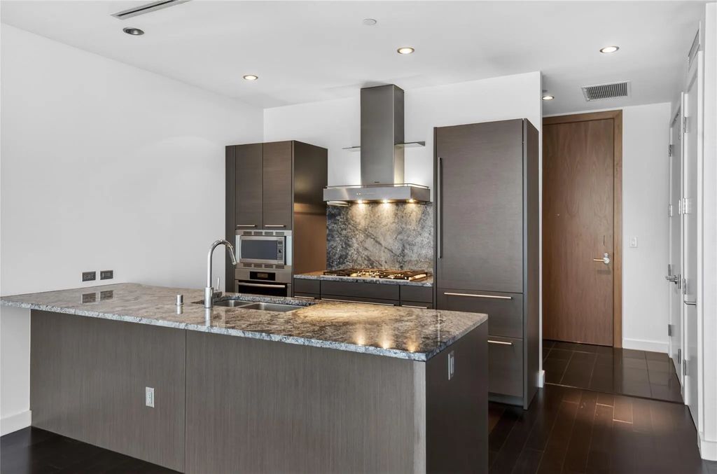 2900 Mckinnon Street 403, Dallas