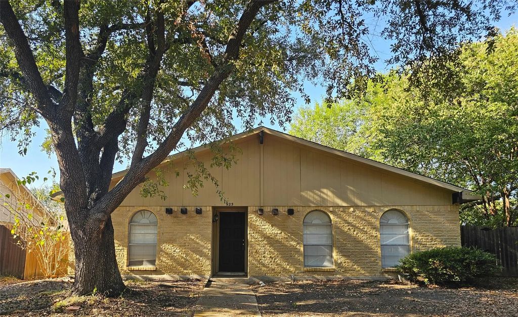 925 Whitehall Drive, Plano