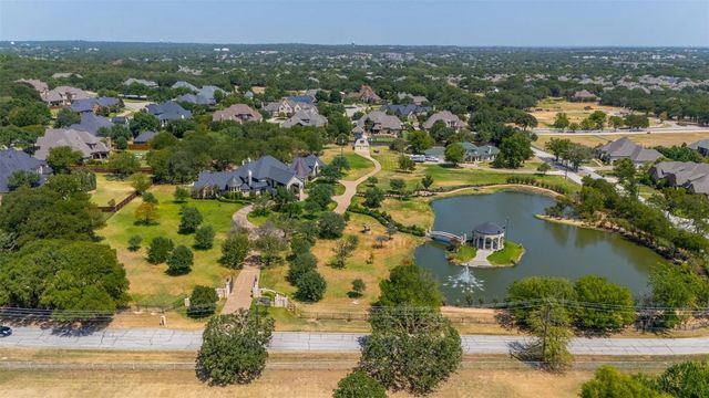 8801 Clay Hibbins Road, Keller