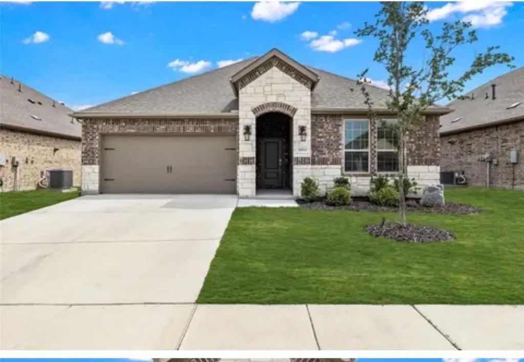 10812 Table Bluff Street, Aubrey
