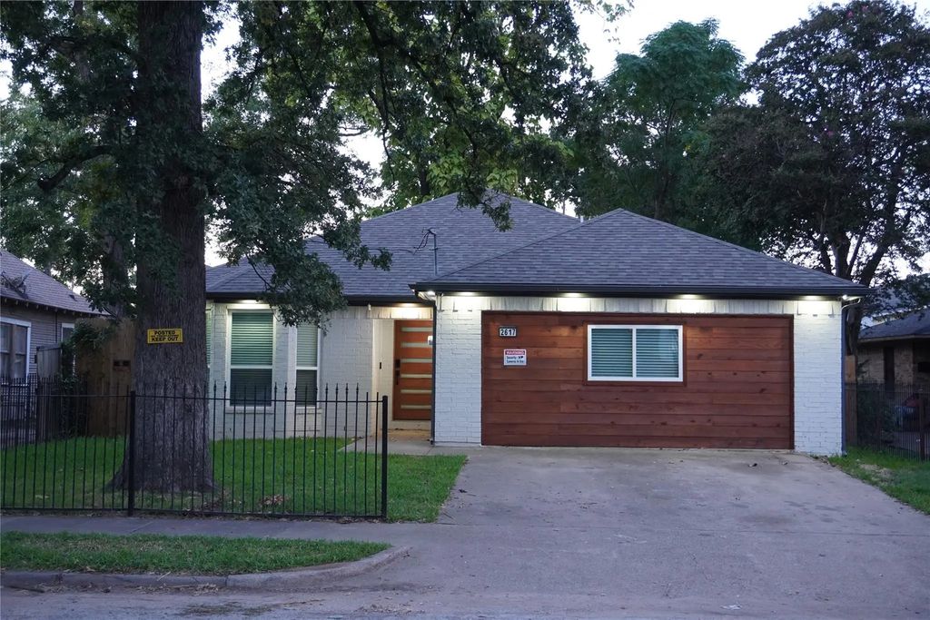 2617 Birmingham Avenue, Dallas