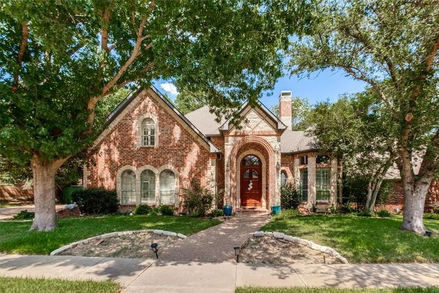 1119 Winding Brook Drive, Garland