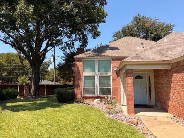 2024 N Saint Andrews Court, Arlington
