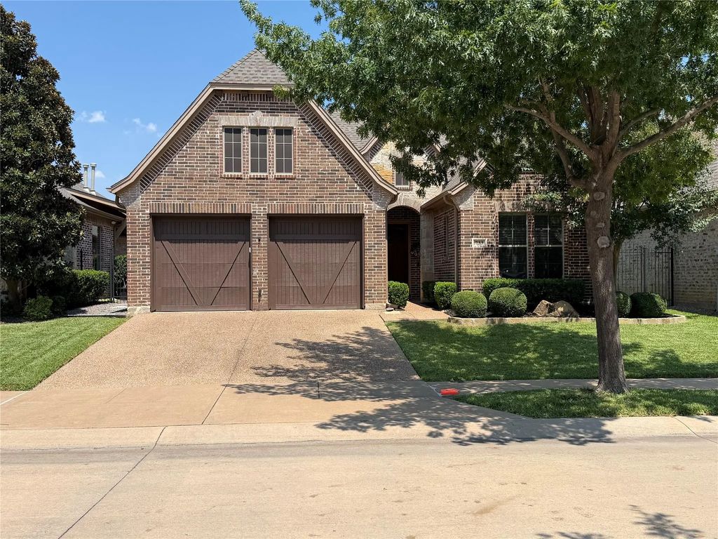 733 Silver Lake Drive, Keller
