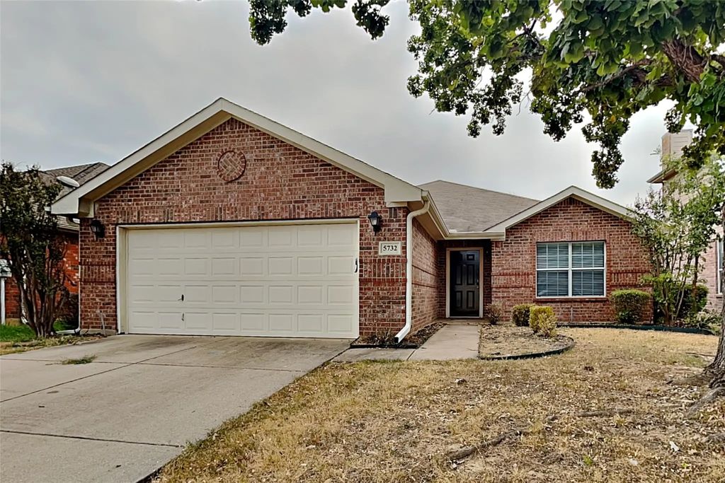 5732 Mountain Stream Trail, Fort Worth