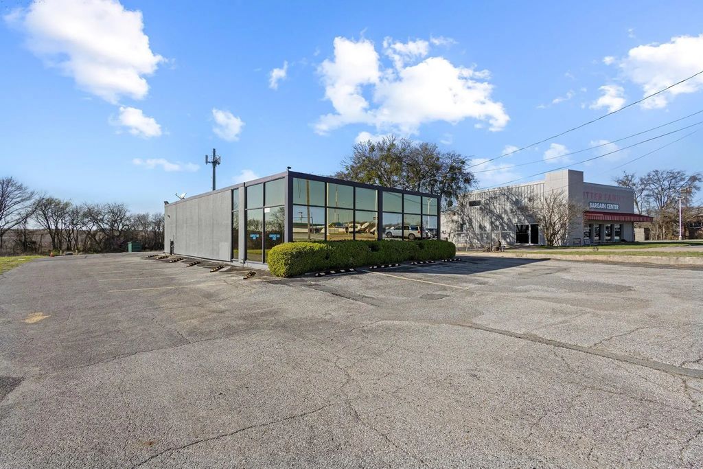 4020 Texoma Parkway, Sherman