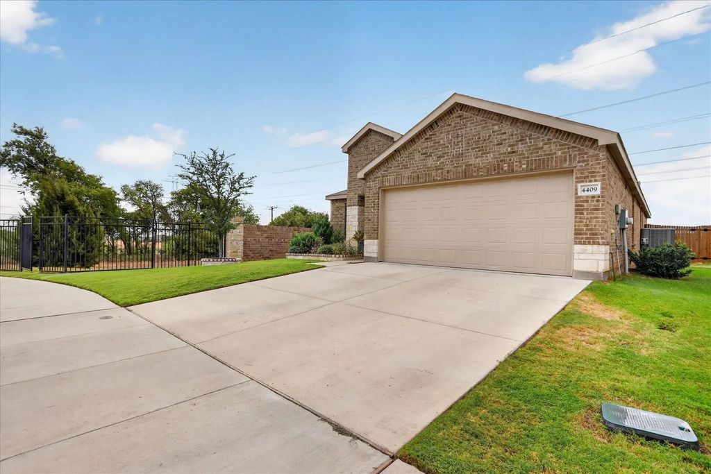 4409 Greenham Lane, Fort Worth