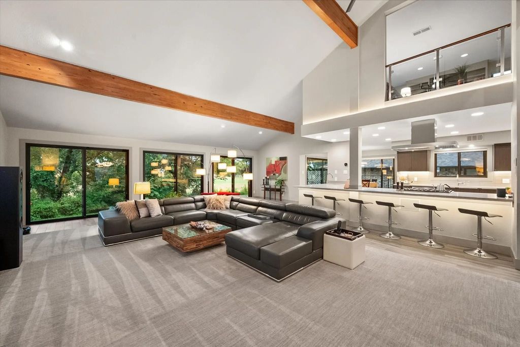 1422 Country Club Road, Arlington