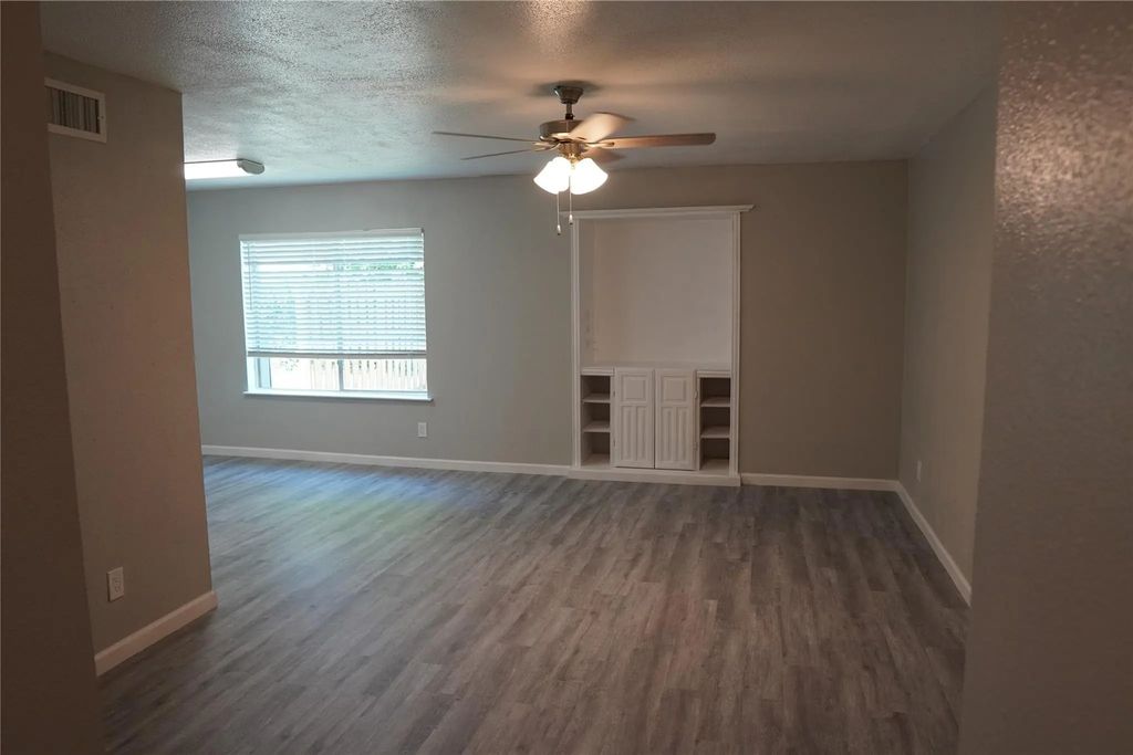 6754 Trail Lake Drive B, Fort Worth