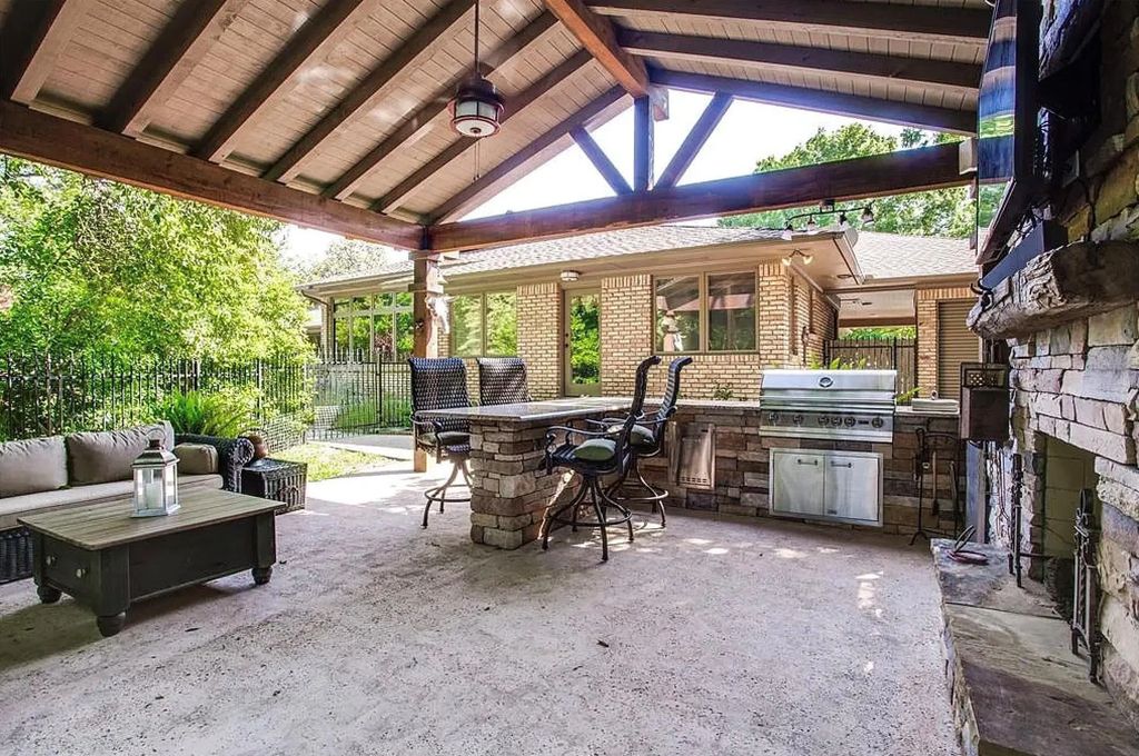 4825 Crooked Lane, Dallas