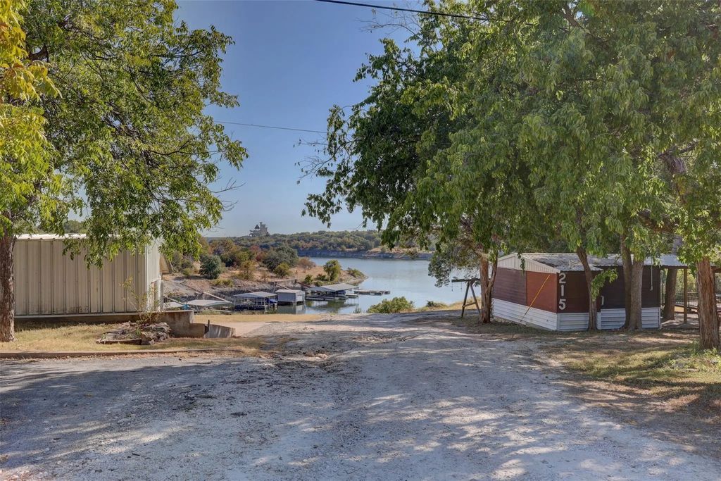 206 County Road 1767, Clifton
