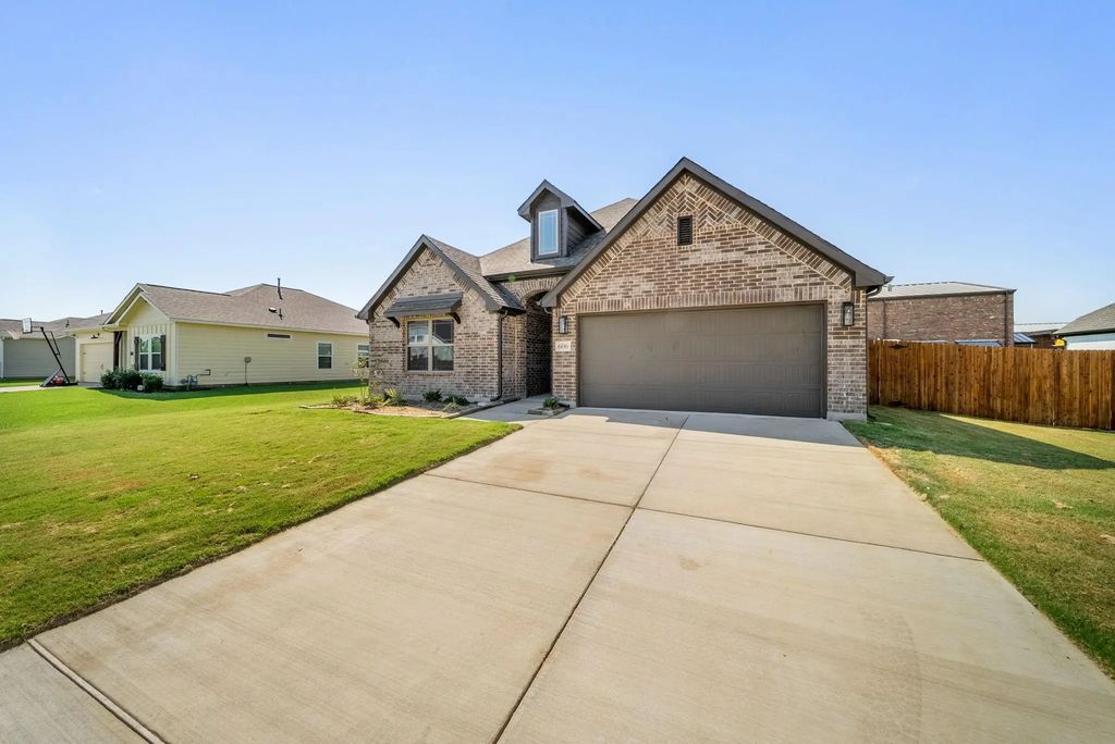 606 Austen Avenue, Tioga