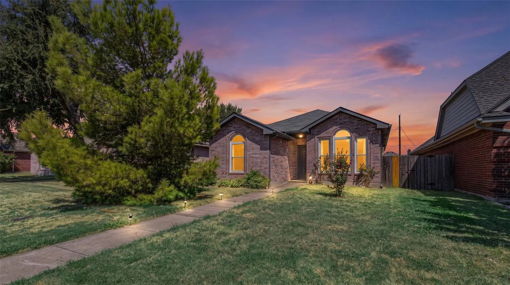 1403 E Brown Street, Wylie