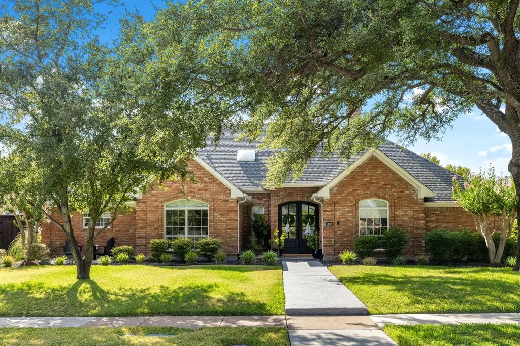 1801 Triple Crown Lane, Plano
