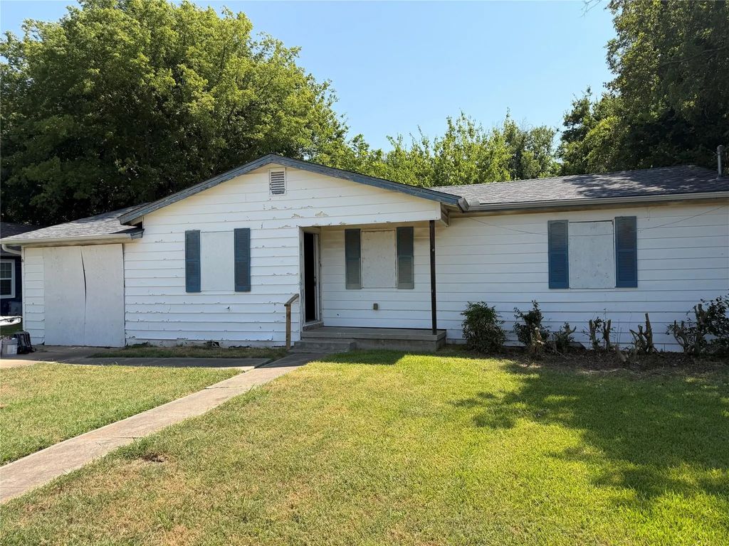 1305 N Brents Avenue, Sherman