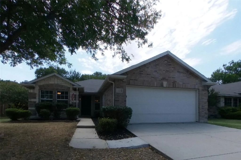 16325 Cowboy Trail, Fort Worth
