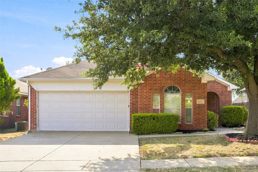 6313 Downeast Drive, Fort Worth
